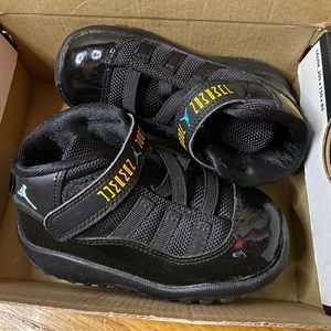 All black Jordan 11’s toddler size 7